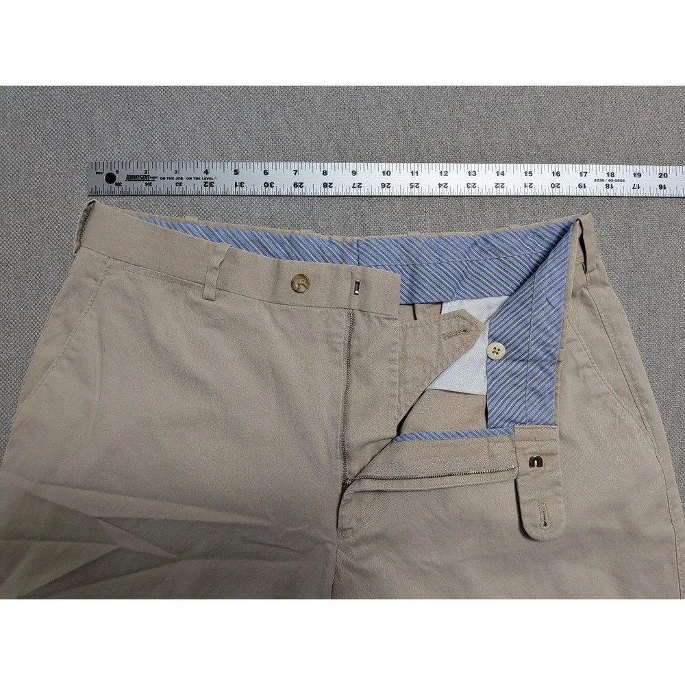 Peter Millar Shorts Men's Khaki Size 35x9 Flat Front 100% Cotton Chino Summer